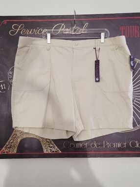 Gloria Vanderbilt Beige Womens Shorts